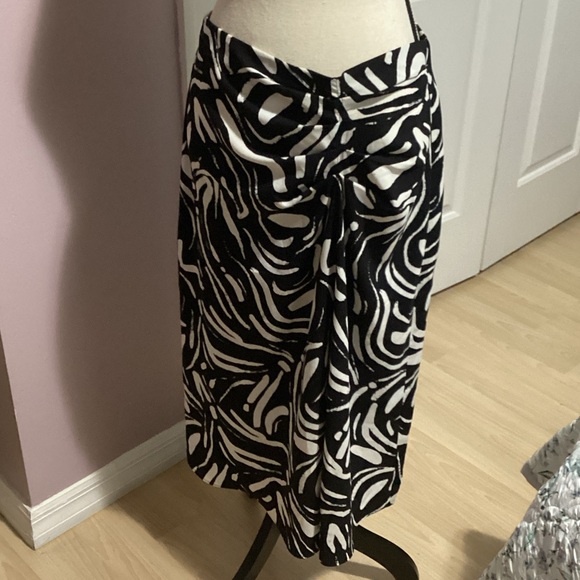 Nine West Dresses & Skirts - Nine West Black and White Midi Skirt